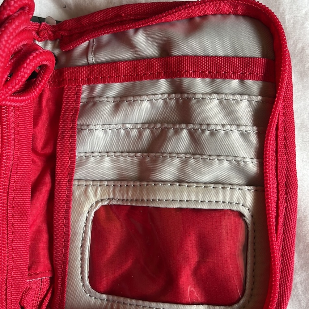Eddie Bauer Connect Travel Wallet NEW with tags RED - Picture 5 of 8